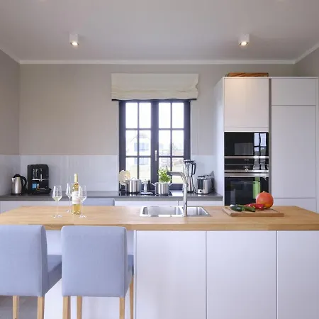 Villa Reetland Am - Luxusplus Reetdachvilla Mit 4 Schlafzimmern, Sauna Und Kamin G13 Dranske