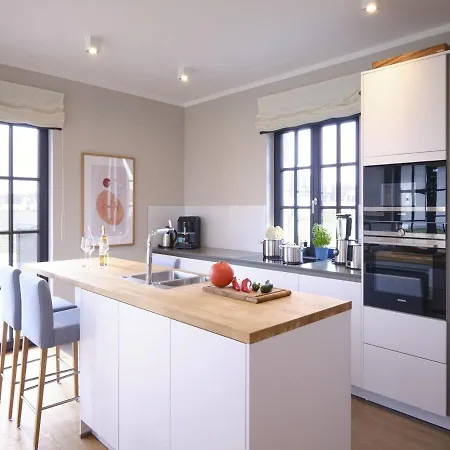 Reetland Am - Luxusplus Reetdachvilla Mit 4 Schlafzimmern, Sauna Und Kamin G13