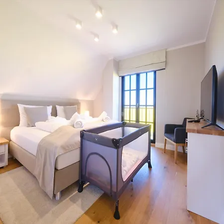 Reetland Am - Luxusplus Reetdachvilla Mit 4 Schlafzimmern, Sauna Und Kamin G13