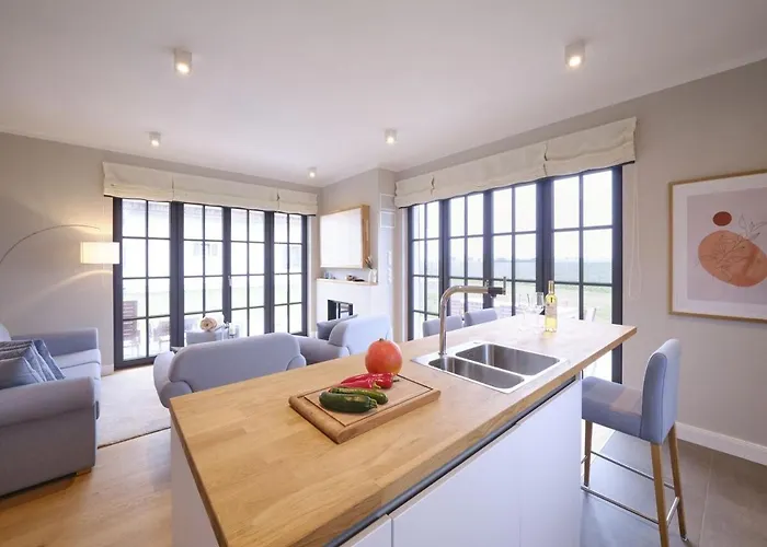 Reetland Am - Luxusplus Reetdachvilla Mit 4 Schlafzimmern, Sauna Und Kamin G13 Dranske