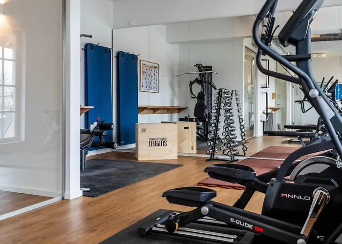 Reetland Am - Luxusplus Reetdachvilla Mit 4 Schlafzimmern, Sauna Und Kamin G13