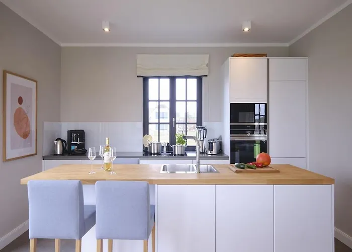 Villa Reetland Am - Luxusplus Reetdachvilla Mit 4 Schlafzimmern, Sauna Und Kamin G13 Dranske