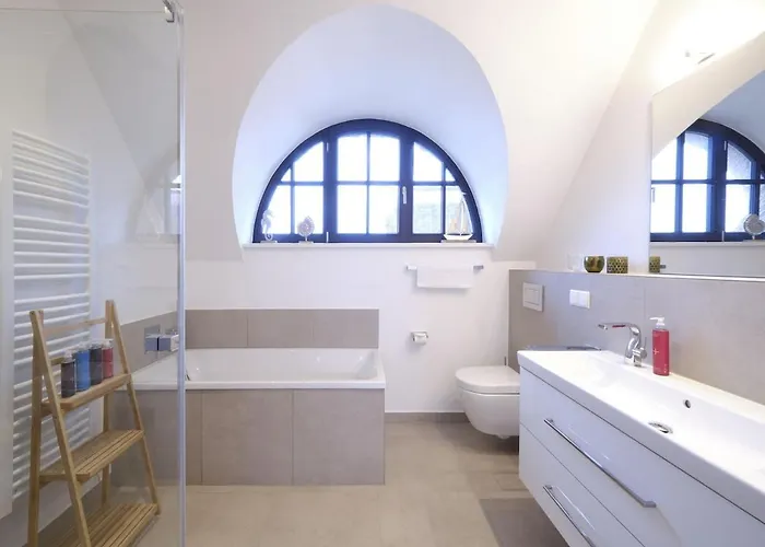 Reetland Am - Luxusplus Reetdachvilla Mit 4 Schlafzimmern, Sauna Und Kamin G13 Dranske