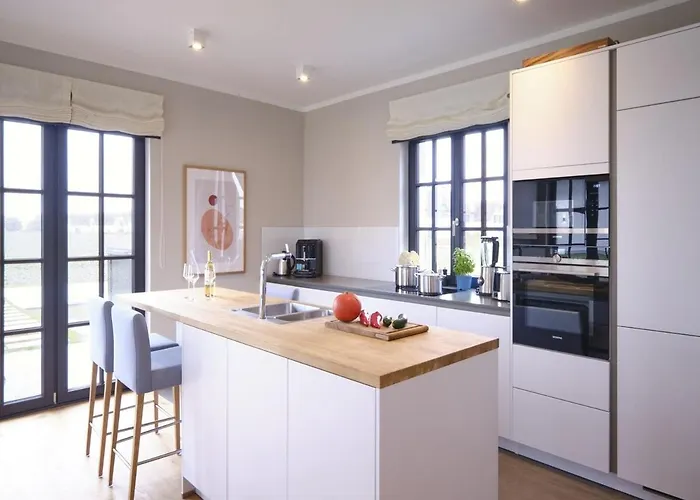 Reetland Am - Luxusplus Reetdachvilla Mit 4 Schlafzimmern, Sauna Und Kamin G13